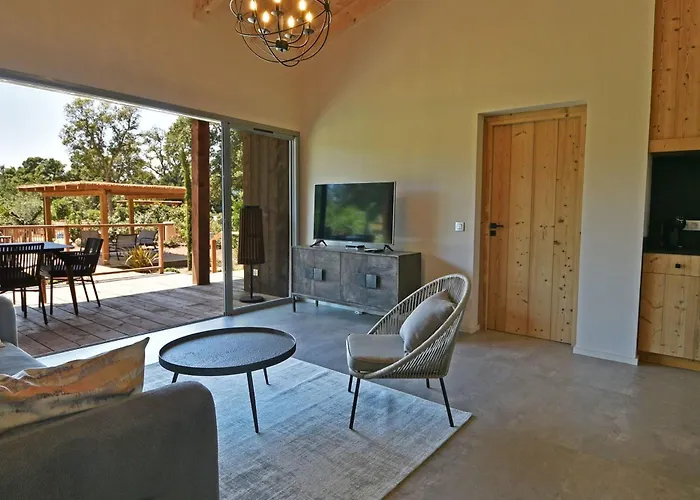 La Myrte Di * לצ'י